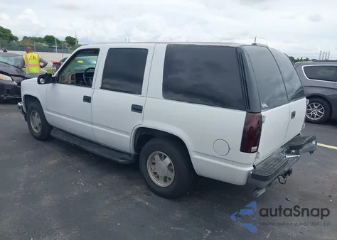 1999 Chevrolet Tahoe Lt z USA, uszkodzony, nr VIN 1GNEC13RXXJ303585